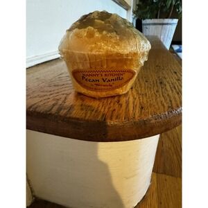 Vintage Wax Works Nanny's Kitchen Pecan Vanilla Muffin Candle‎ NEW USA Made